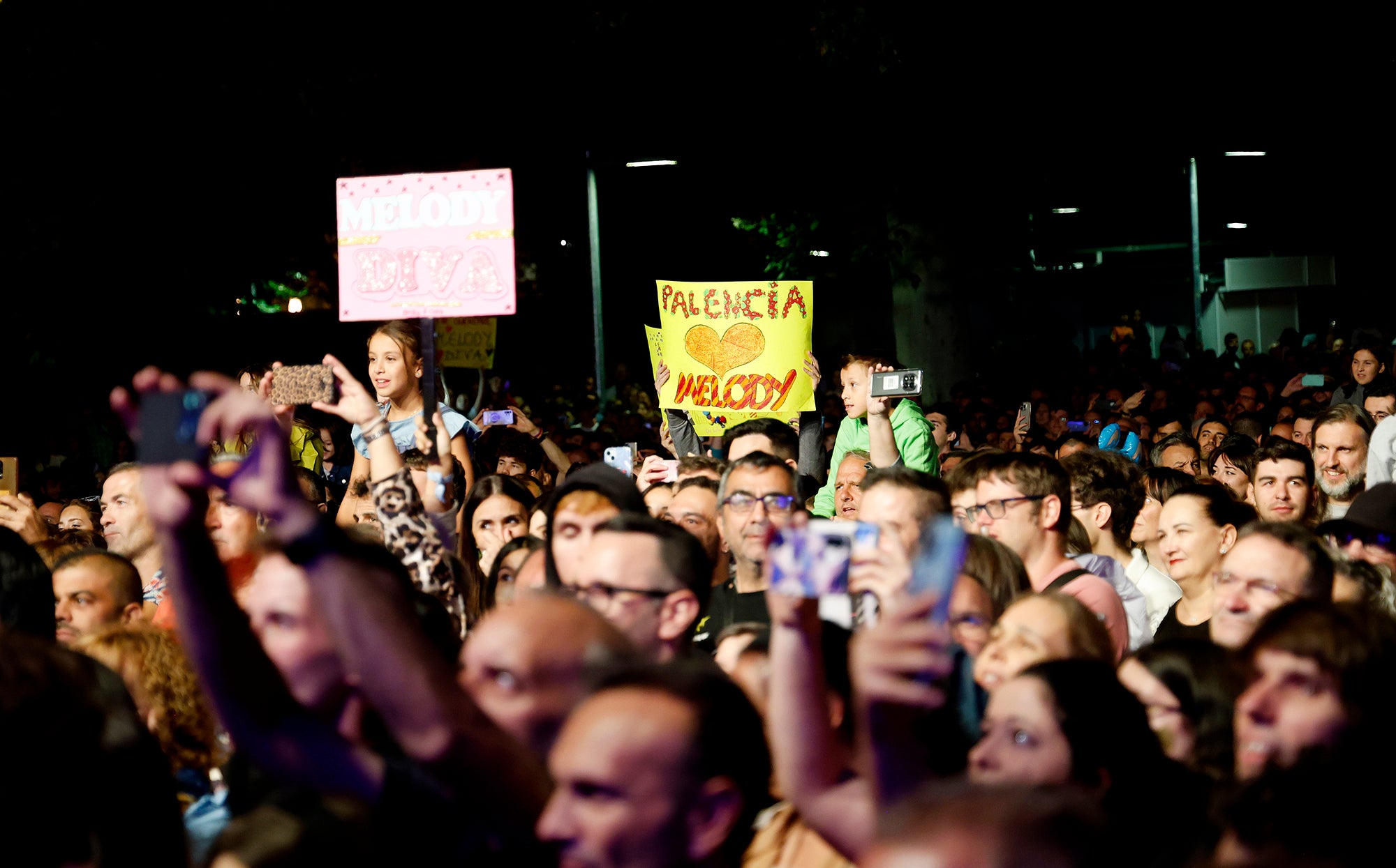 Así fue el concierto de Melody en las Fiestas de Palencia