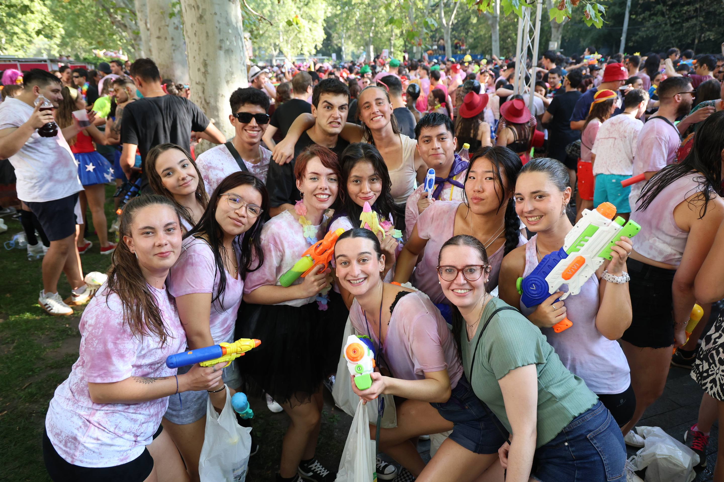 Las mejores imágenes del desfile de peñas de las Fiestas de Valladolid 2025