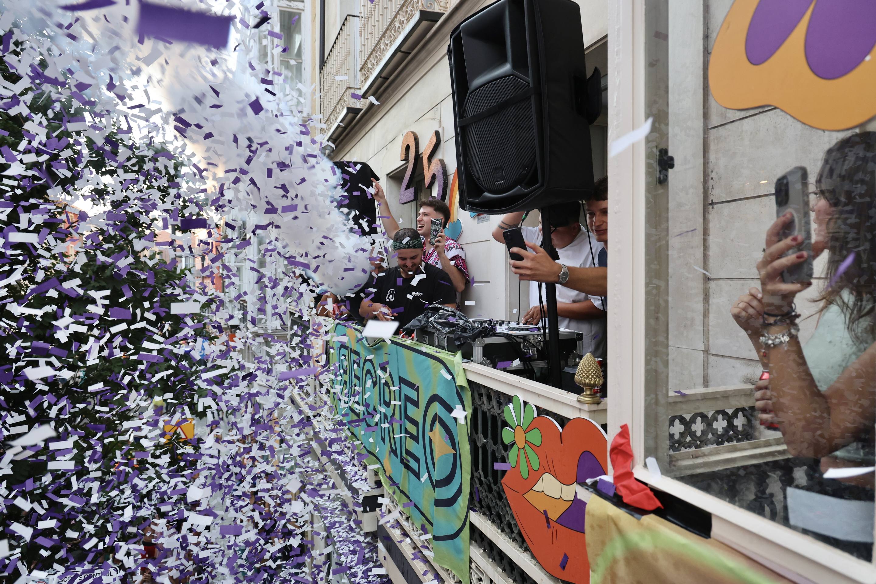 Las mejores imágenes del desfile de peñas de las Fiestas de Valladolid 2025