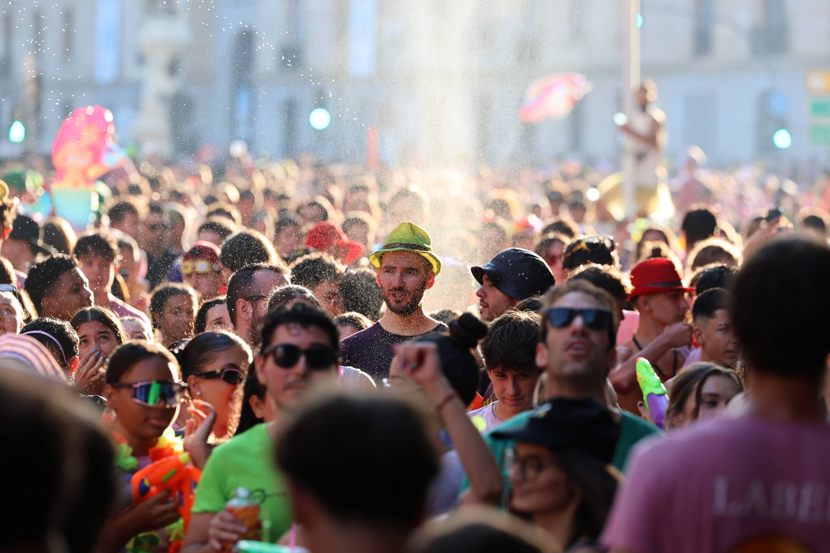Las mejores imágenes del desfile de peñas de las Fiestas de Valladolid 2025