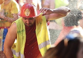 Las mejores imágenes del desfile de peñas de las Fiestas de Valladolid 2025
