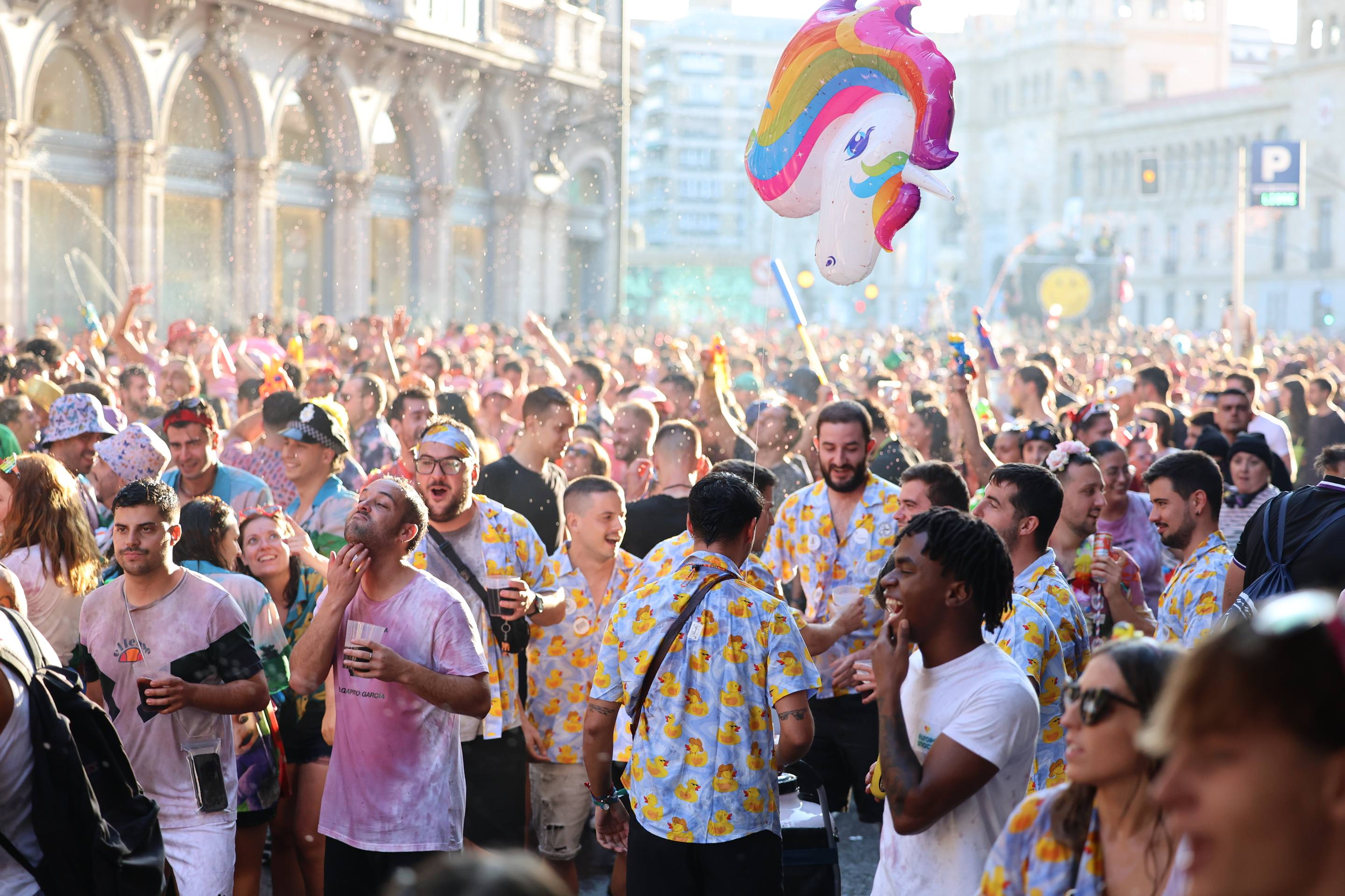 Las mejores imágenes del desfile de peñas de las Fiestas de Valladolid 2025
