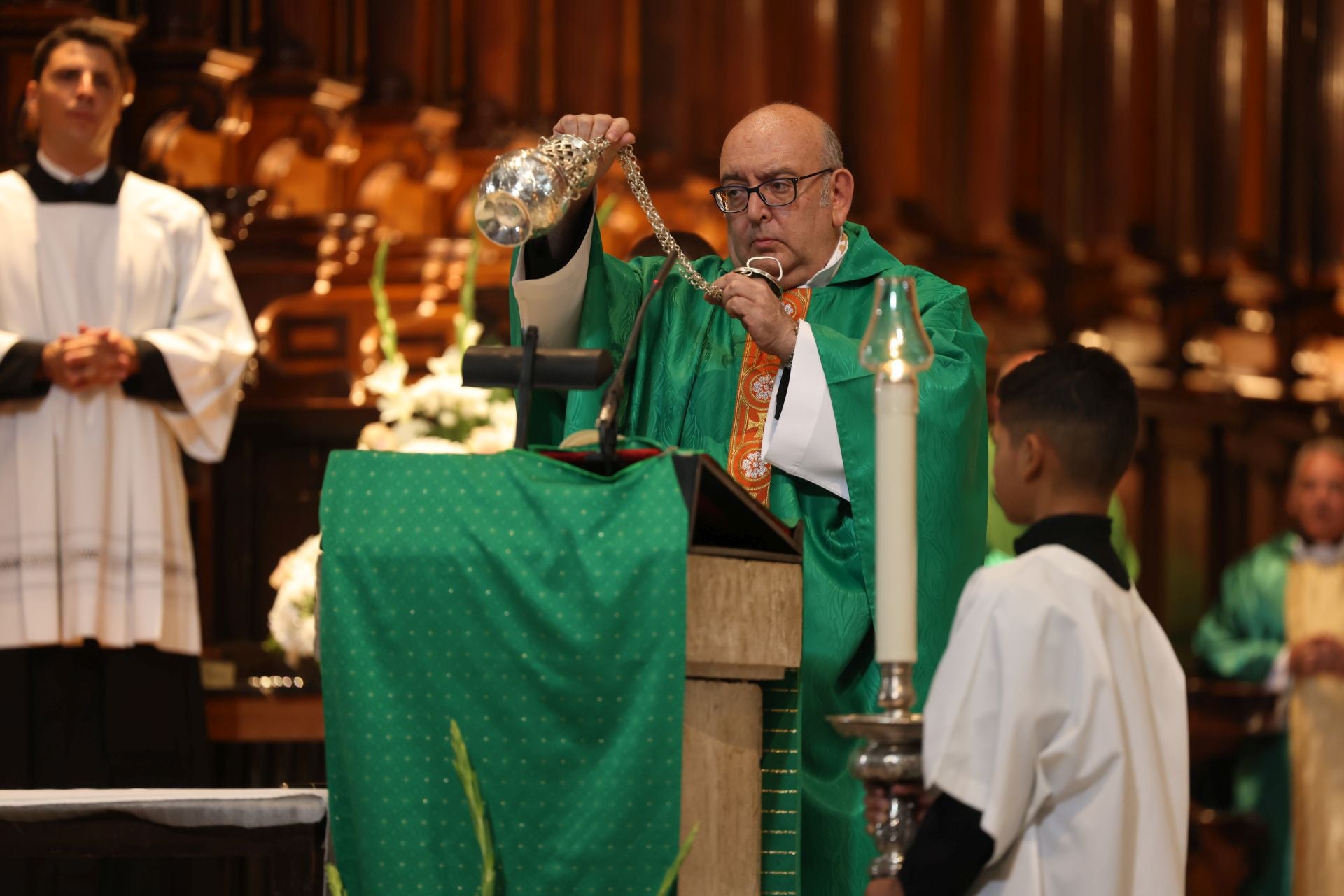 La misa de toma de posesión del nuevo déan de la Catedral