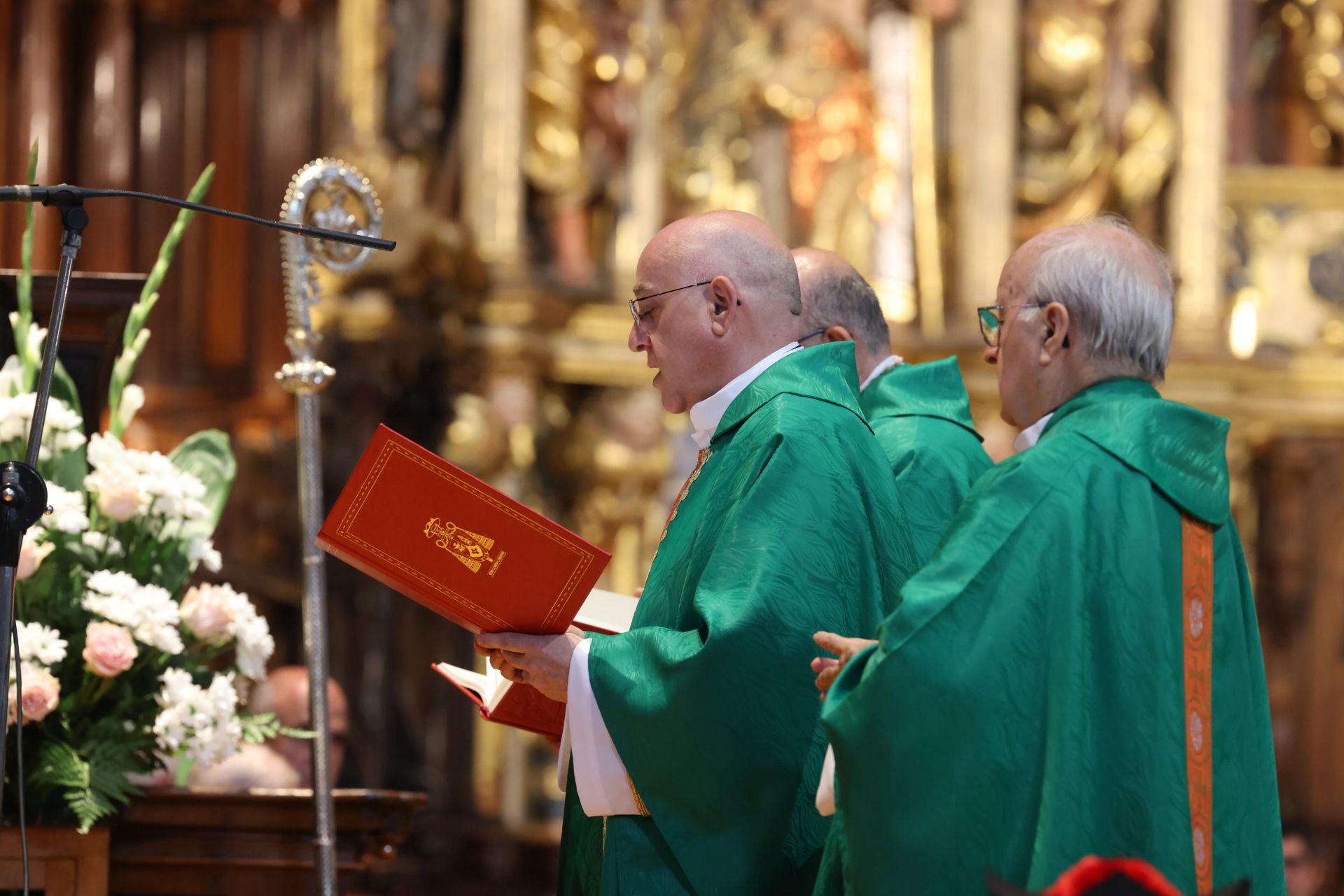La misa de toma de posesión del nuevo déan de la Catedral