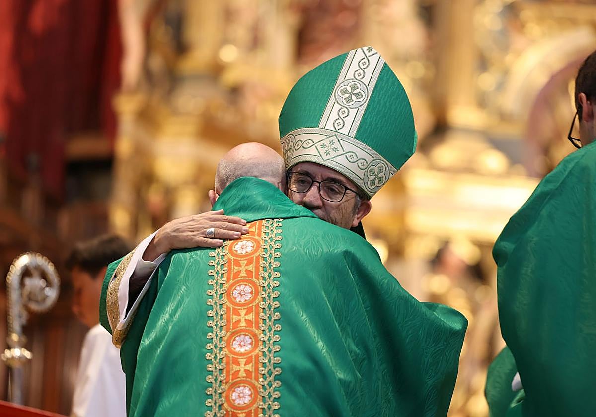 La misa de toma de posesión del nuevo déan de la Catedral