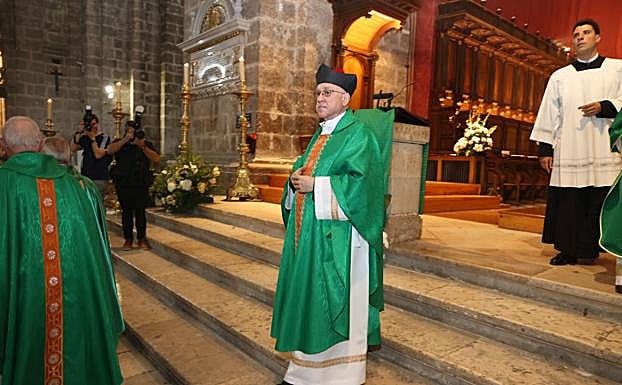 El nuevo deán, durante la ceremonia de toma de posesión.