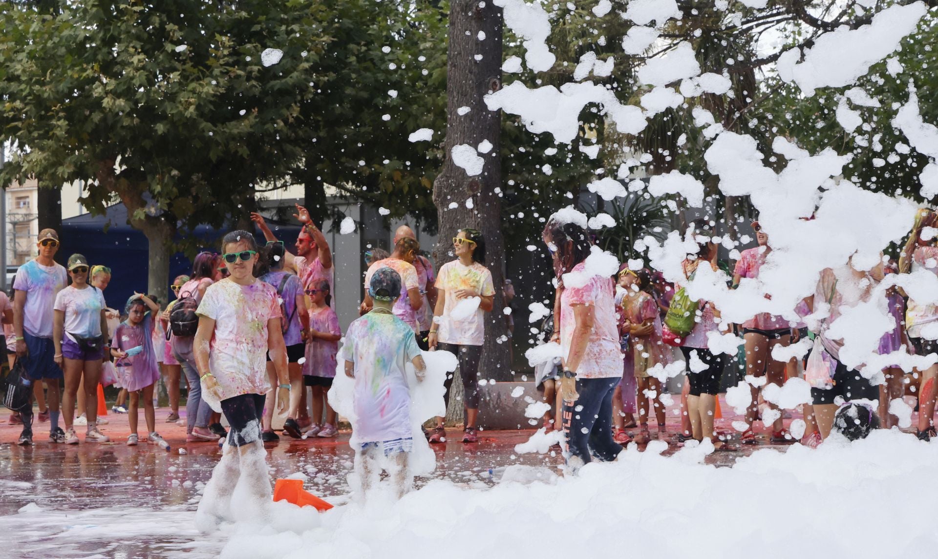 Palencia se tiñe de colores festivos