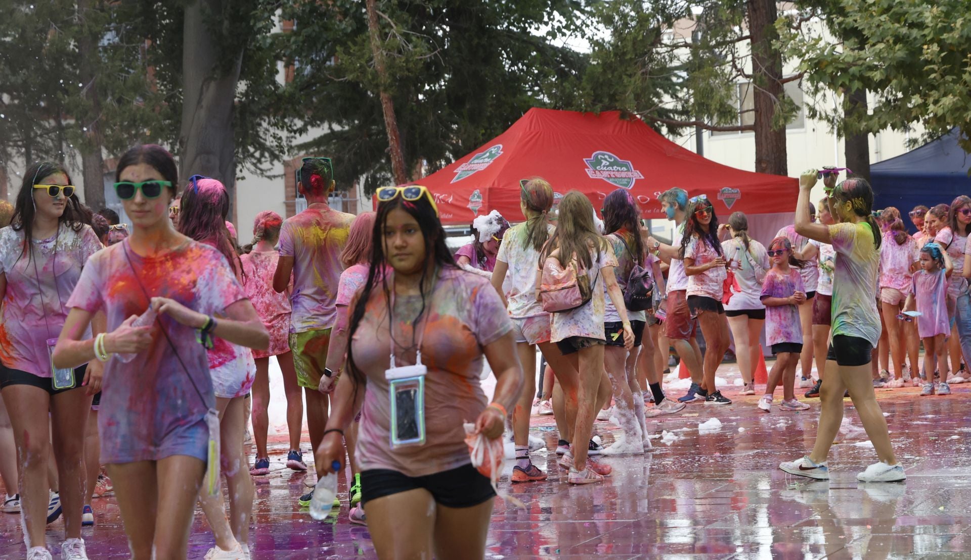 Palencia se tiñe de colores festivos