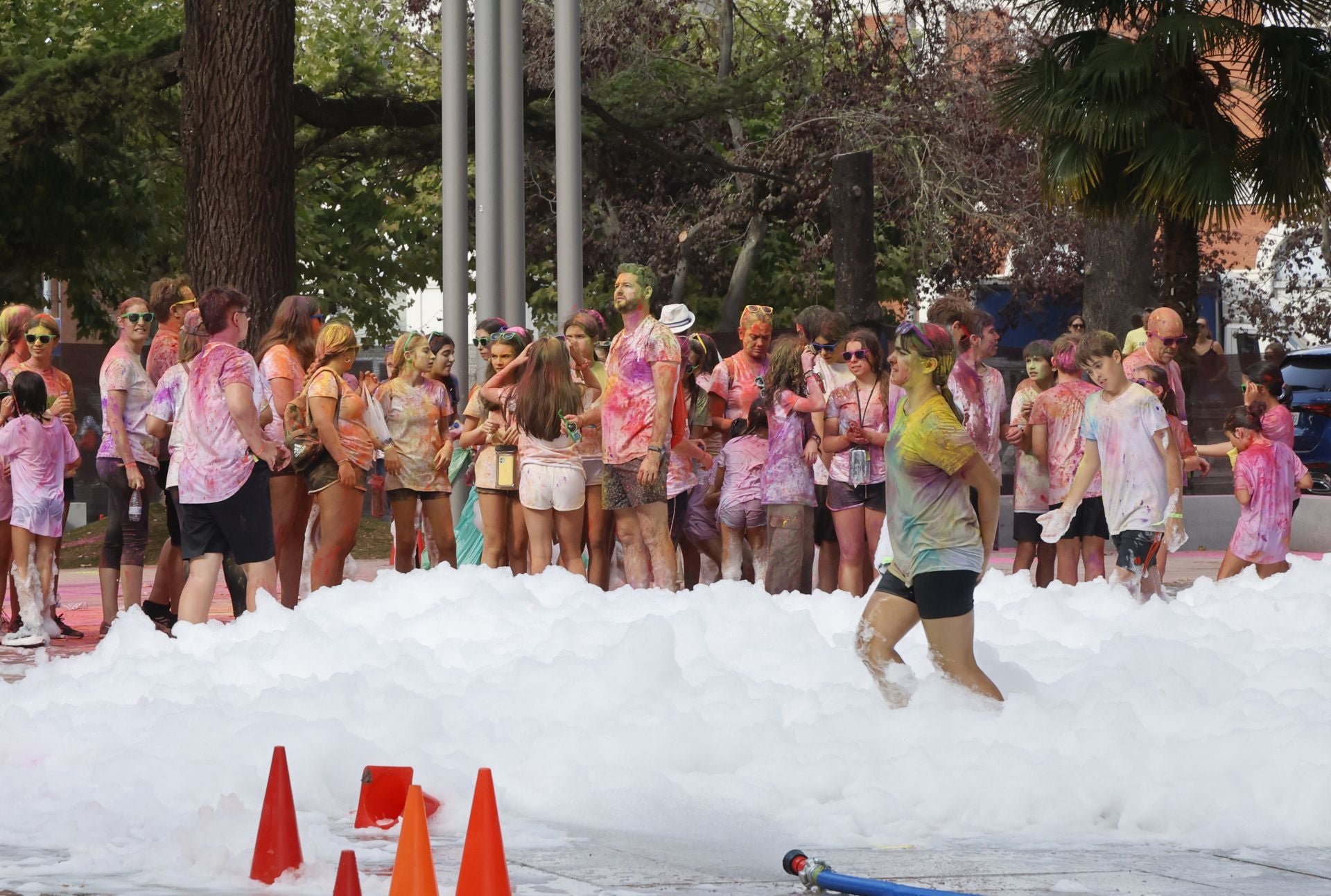 Palencia se tiñe de colores festivos