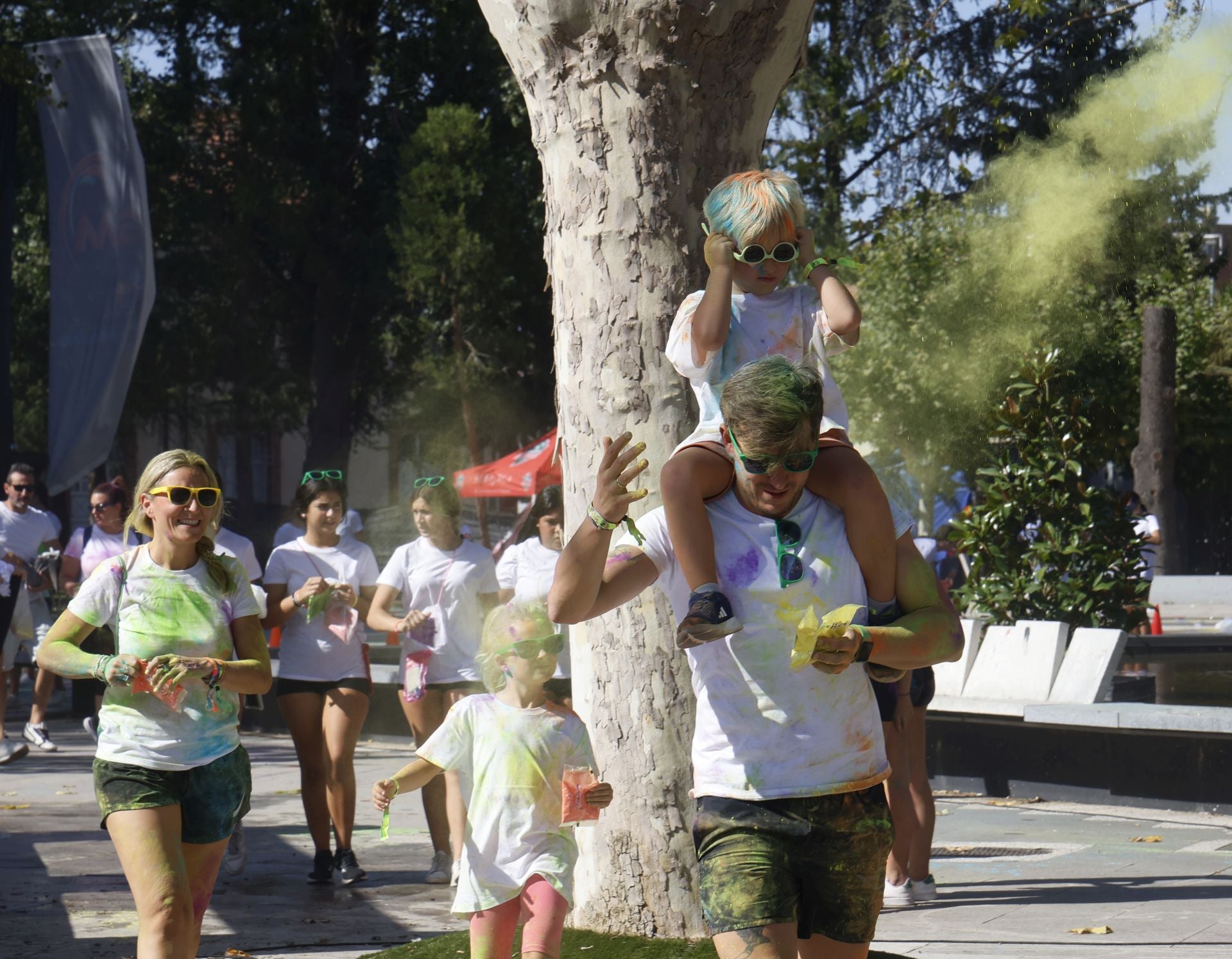 Palencia se tiñe de colores festivos