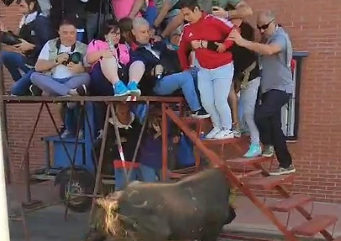Siete heridos en el encierro de Medina tras escapar del recorrido uno de los toros