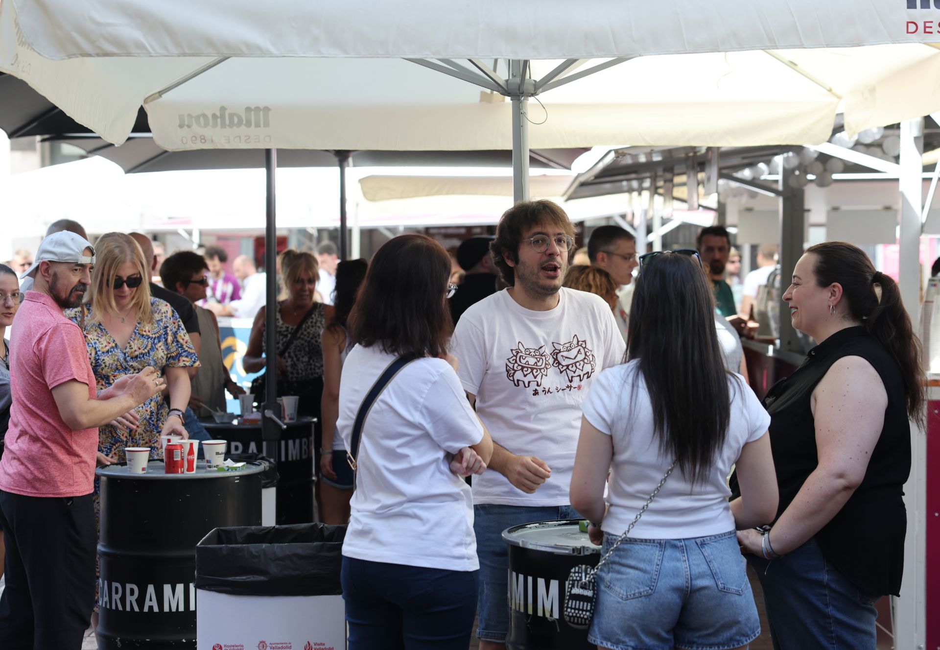 Las imágenes del ambientazo de la primera jornada oficial de las casetas de la Feria de Día