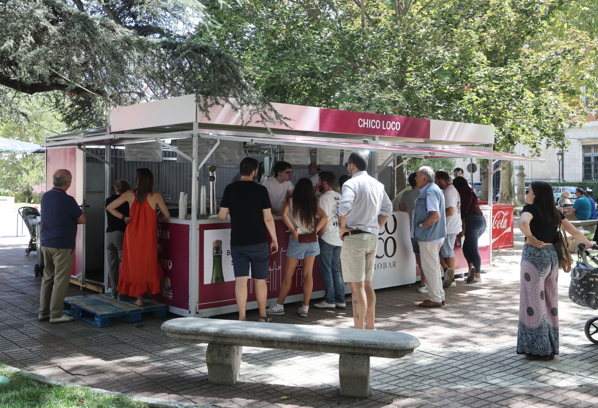 Las imágenes del ambientazo de la primera jornada oficial de las casetas de la Feria de Día