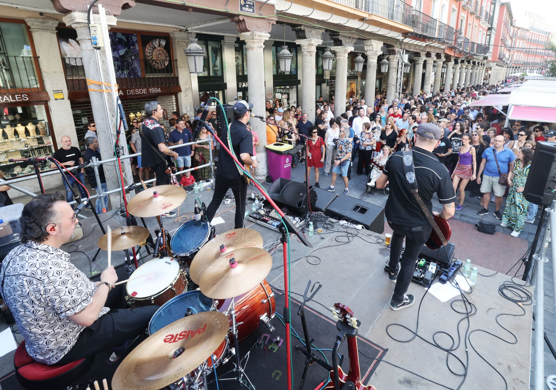 Las imágenes del ambientazo de la primera jornada oficial de las casetas de la Feria de Día