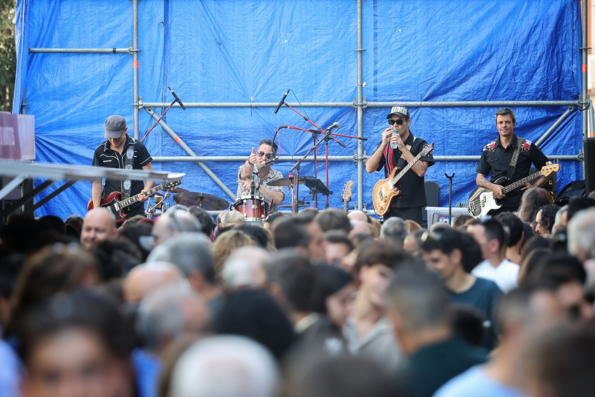 Las imágenes del ambientazo de la primera jornada oficial de las casetas de la Feria de Día