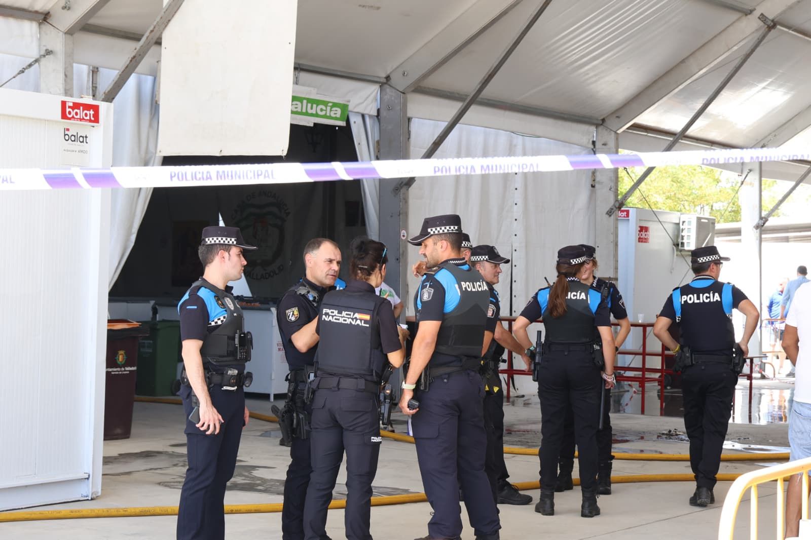 Las imágenes del incendio en la Casa de Andalucía de las Fiestas de Valladolid