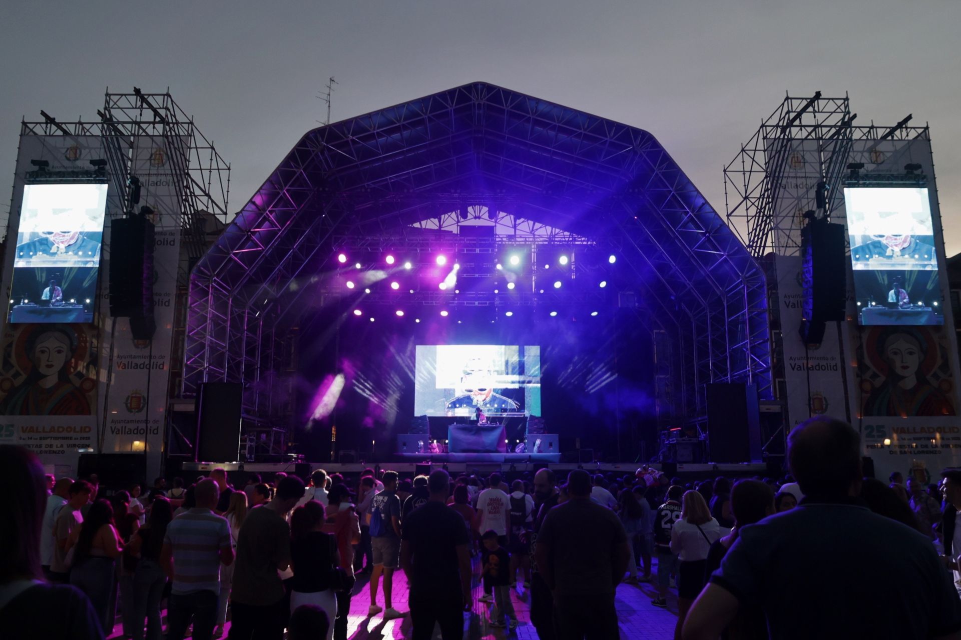 Los Dj&#039;s llenan de música la noche de Valladolid