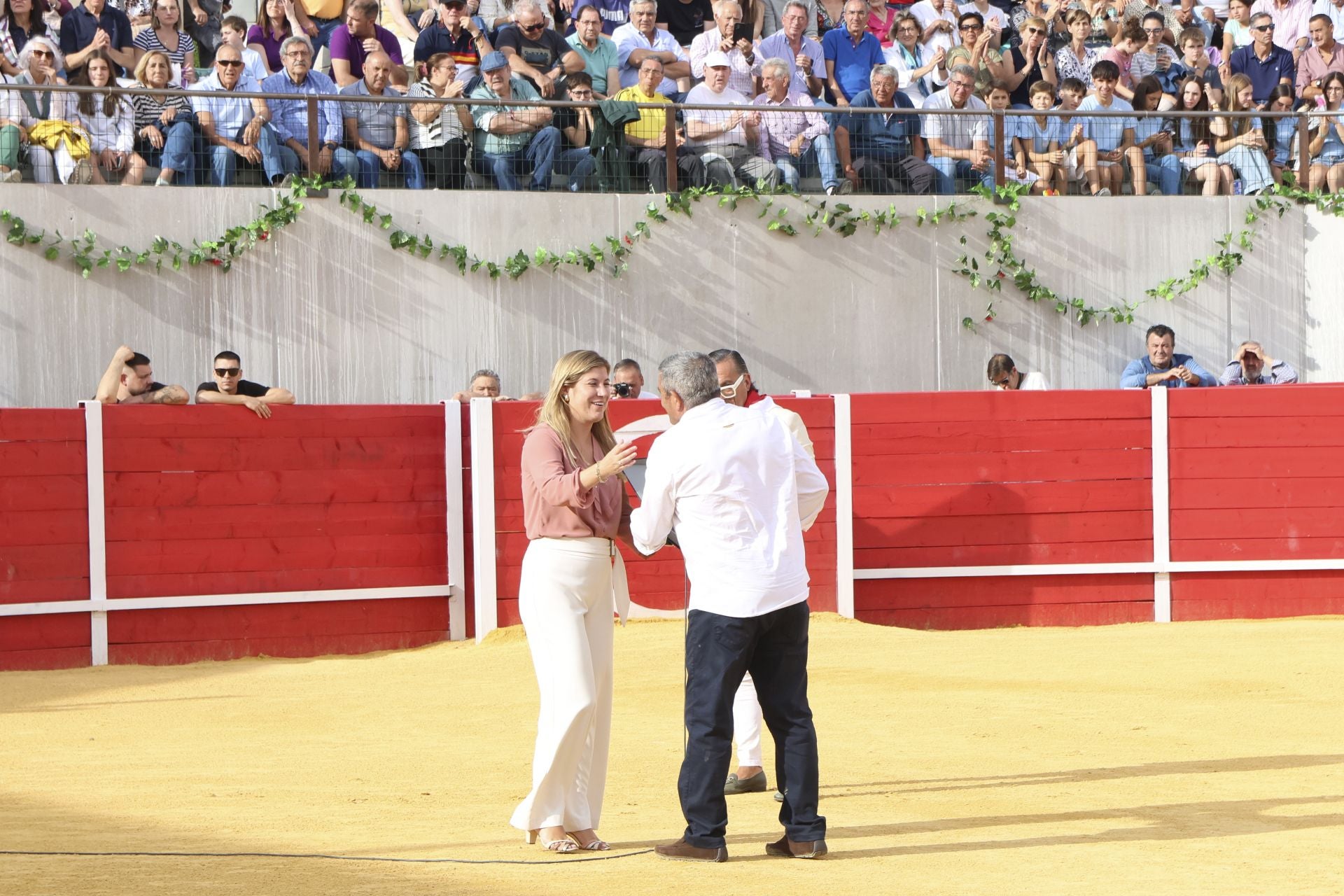 La inauguración de la plaza taurina de Alaejos, en imágenes
