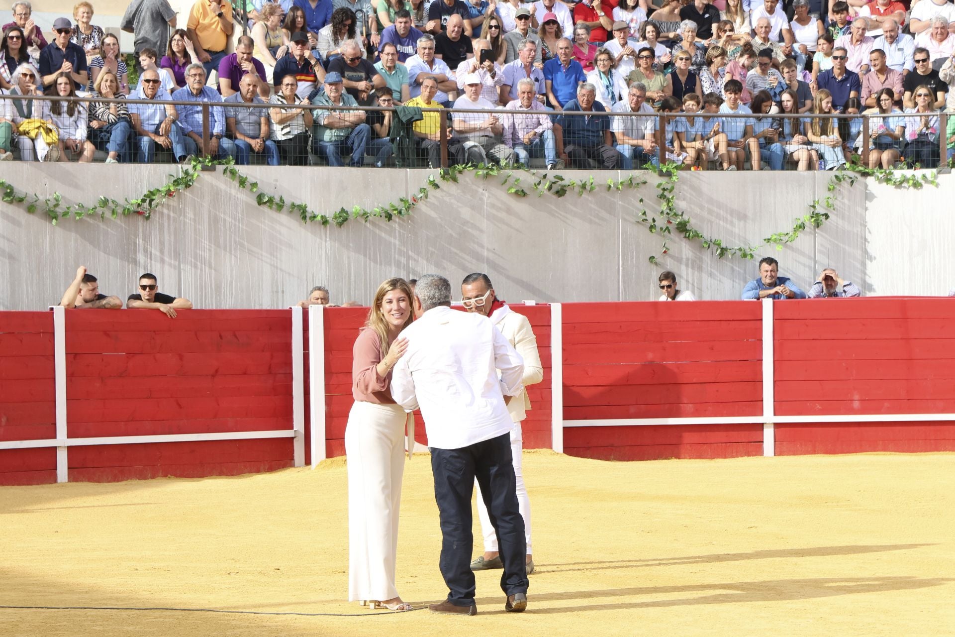 La inauguración de la plaza taurina de Alaejos, en imágenes
