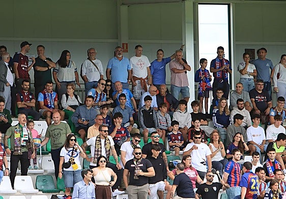 Gradasd e La Albuera durante el primer partido de la Segoviana