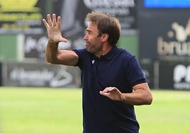 Iñaki Bea, durante el partido de este domingo en La Albuera.