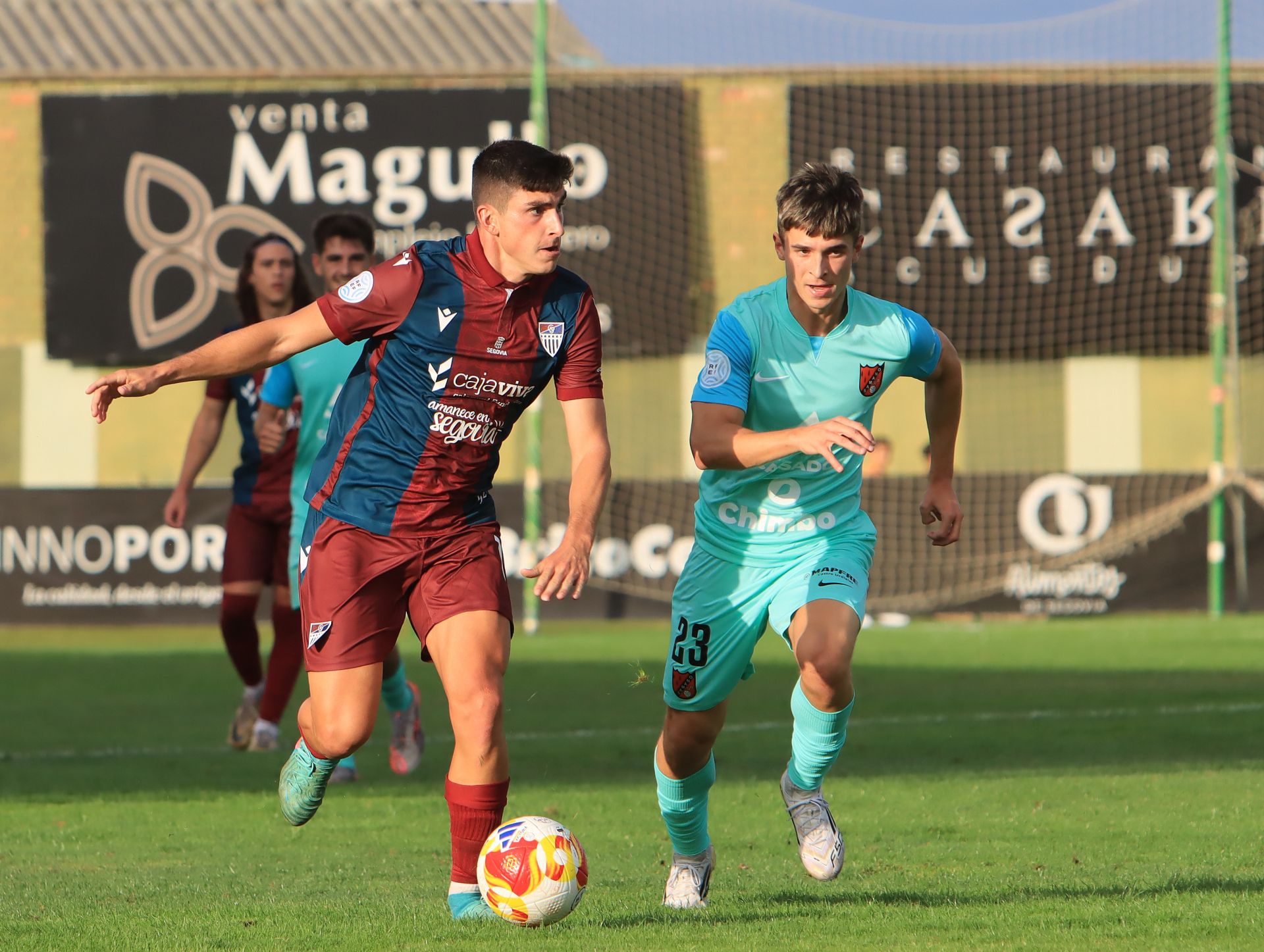 Fotos de la victoria de la Segoviana en su debut liguero