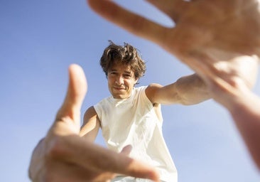 Gon Abril: «No creo en las etiquetas y trato de ser coherente con mi música»