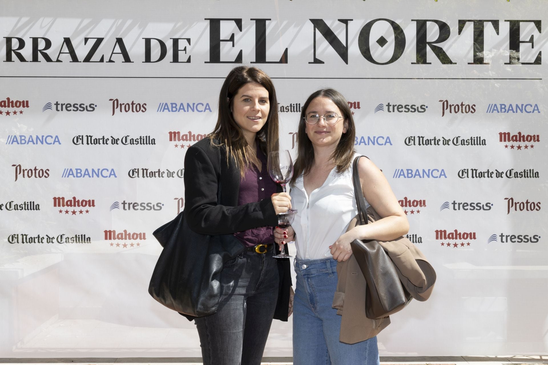 Leticia Sánchez y Ana Bueno, de Bodegas Cepa 21.