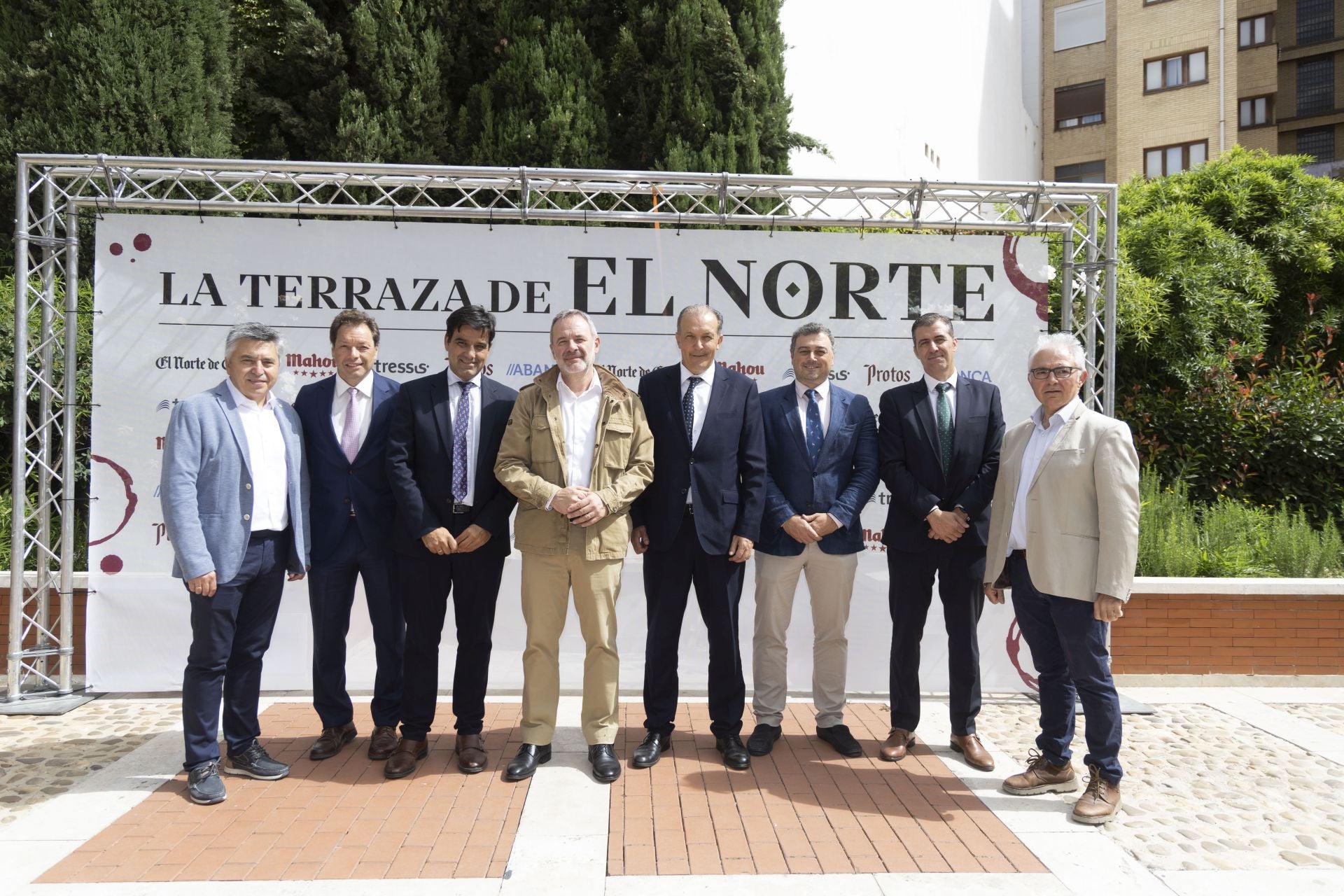 Elías Aguado, de Cocope, Rubén González, Manuel Rubio, Ángel Ortiz (El Norte), Alberto Gurrionero, Iván San Segundo y Gonzalo Martín, de Unicaja, y José Manuel Gómez, de Bodegas Pinna Fidelis.