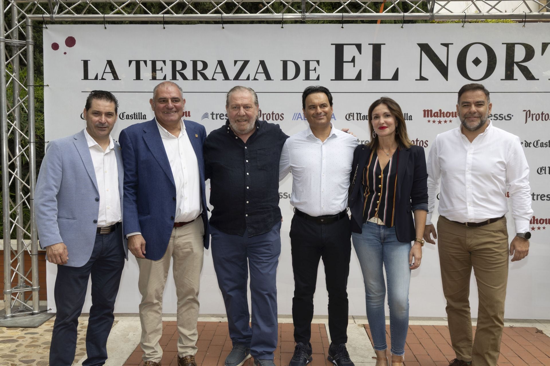 Carmelo Astruga y Óscar Soto, del Ayuntamiento de Tudela de Duero, Kichi Cadenas, del Restaurante Don Bacalao, Raúl Herrero, de Simasec y Grupo Antón, Teresa Pernía, de Agencia Estrategia y Comunicación, y Alberto González, de Datages Consulting.