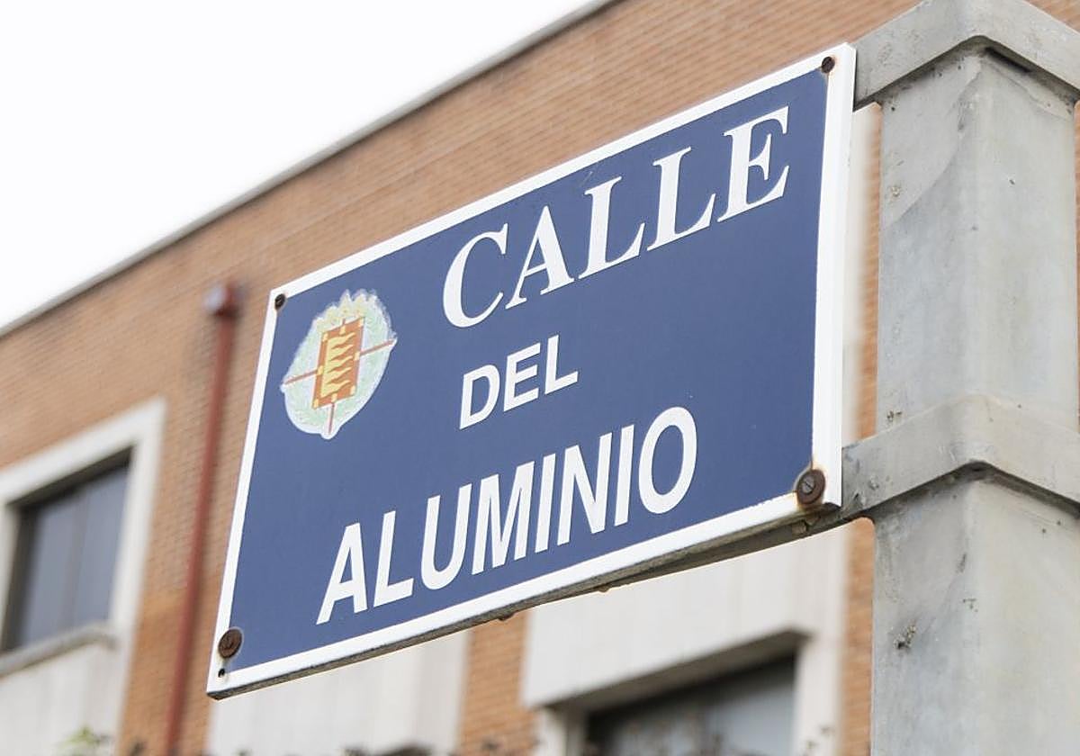 Cartel de la calle Aluminio de Valladolid.