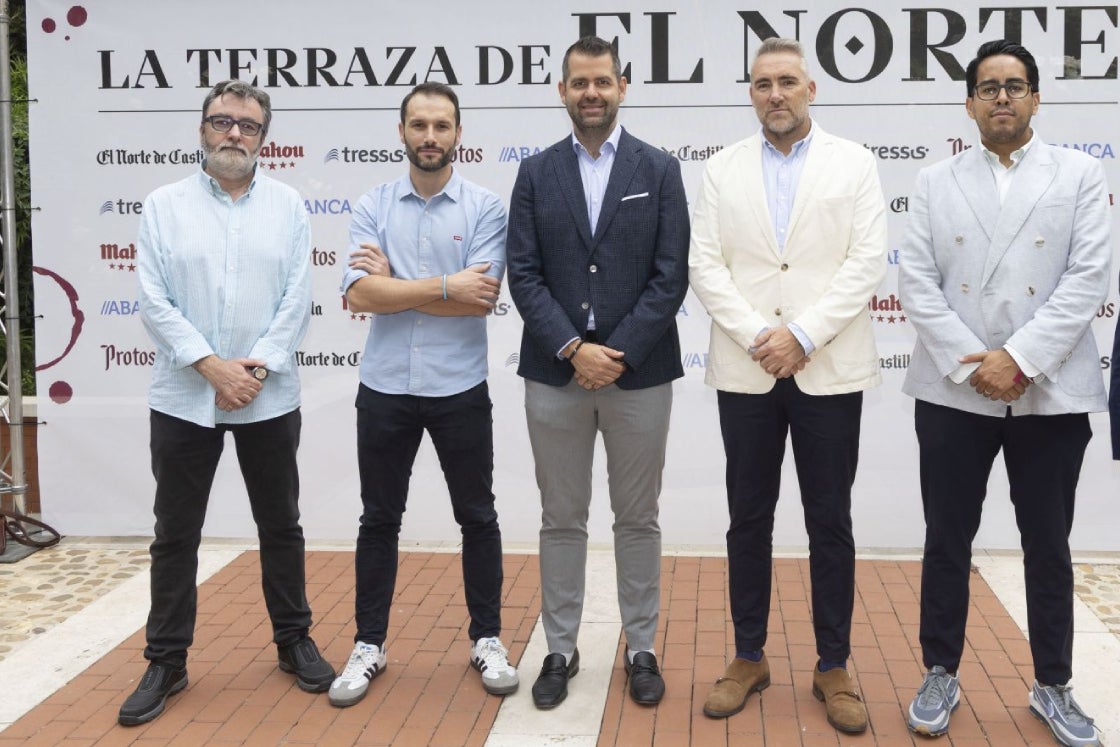 José Anselmo Moreno y Juan Antonio Pardal, de El Norte; Gabriel Solares, Jorge Santiago y Eduardo García, del Real Valladolid.