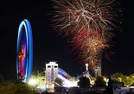 Los fuegos artificiales iluminan la noche en las fiestas de Valladolid