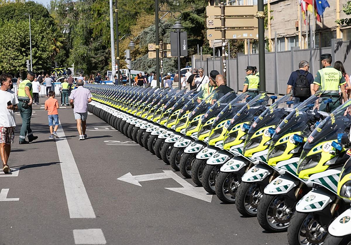 Despliegue de la Guardia Civil en Valladolid con motivo del paso de la Vuelta Ciclista hace dos años.