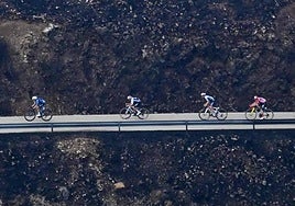 Imágenes de la etapa 17 de la Vuelta a España con salida en O Barco de Valdeorras (Orense) y llegada en el Alto del Morredero (León)