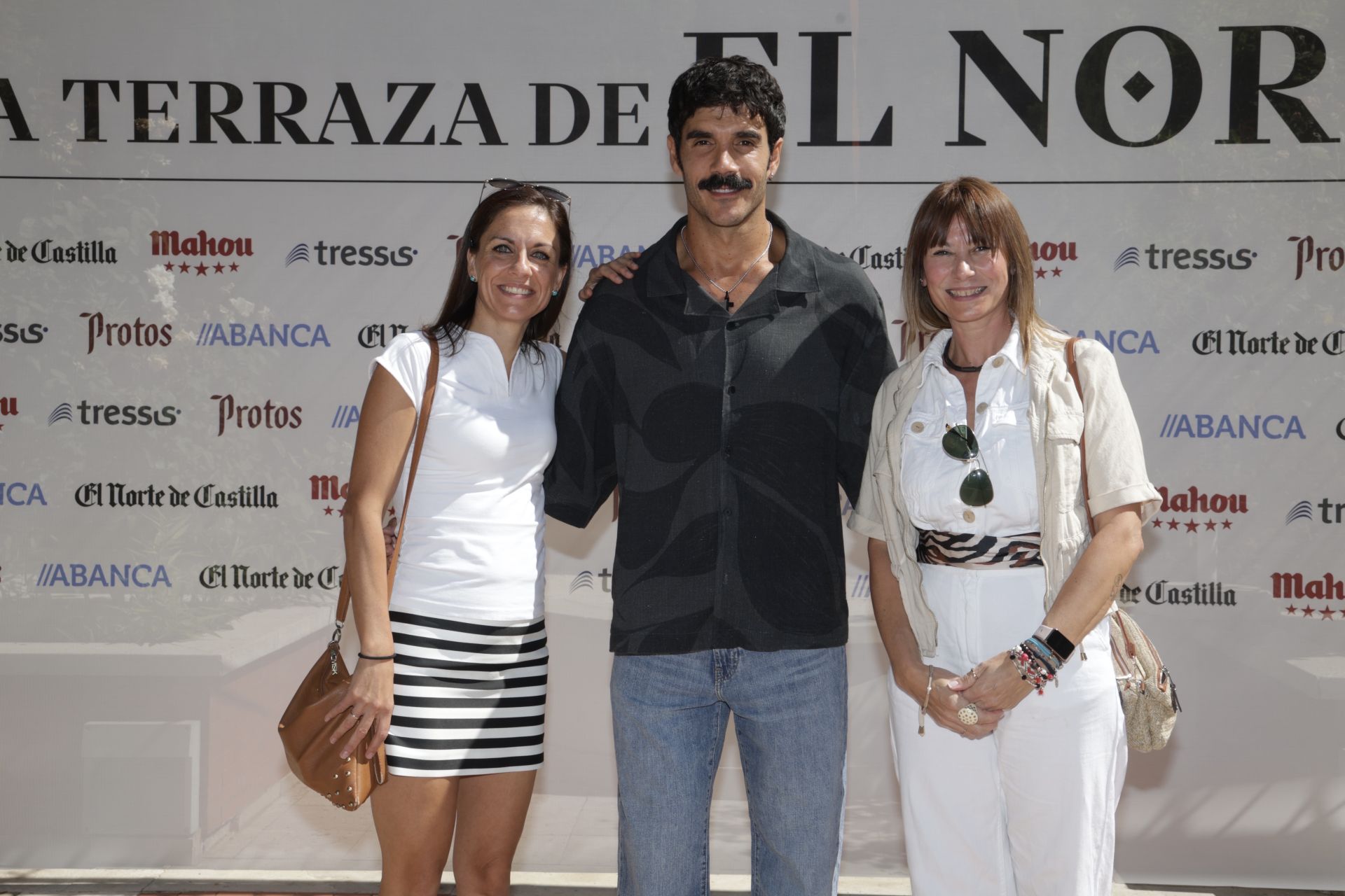 Sheila Martín, de El Norte, y Héctor Alonso y Verónica Rodríguez, de Clínica Supie.