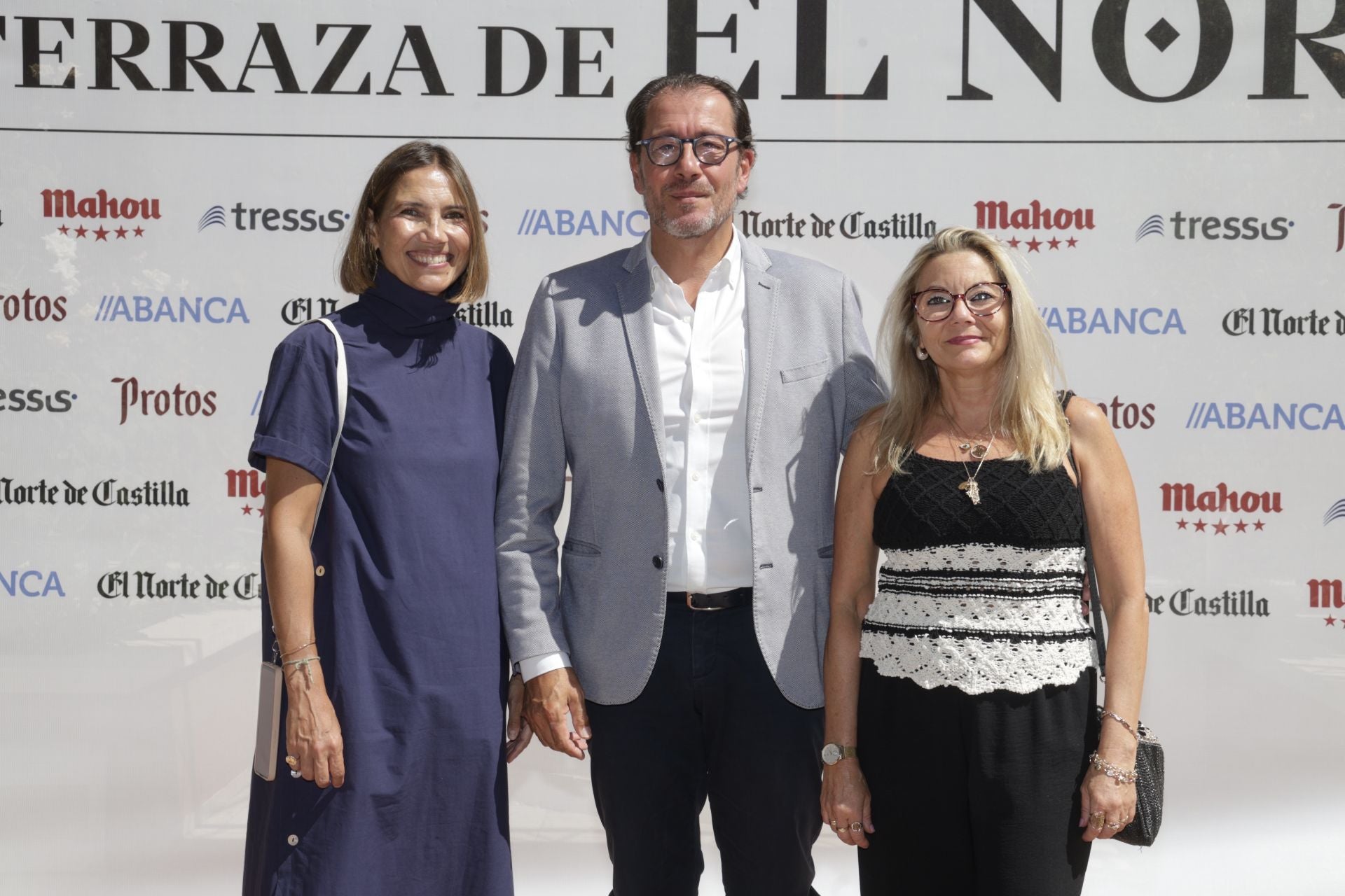 Marta Mateo, de El Norte, con Ismael Pérez y Begoña Sánchez, de ONCE CyL.