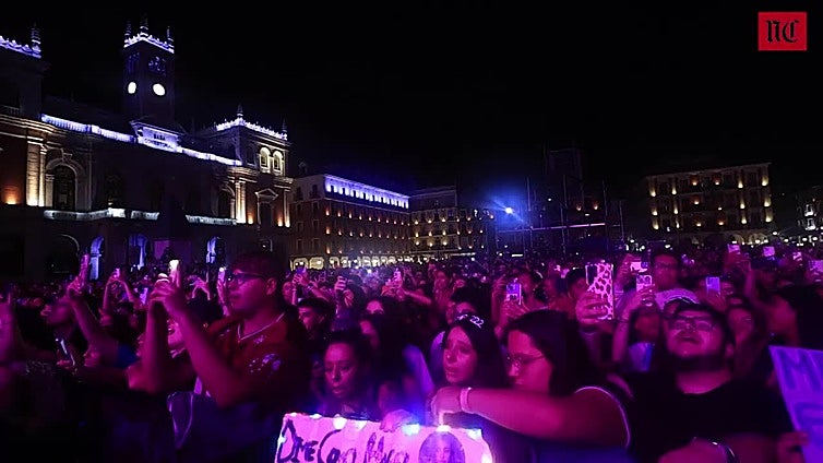 María Becerra enciende la Plaza Mayor en las fiestas de Valladolid