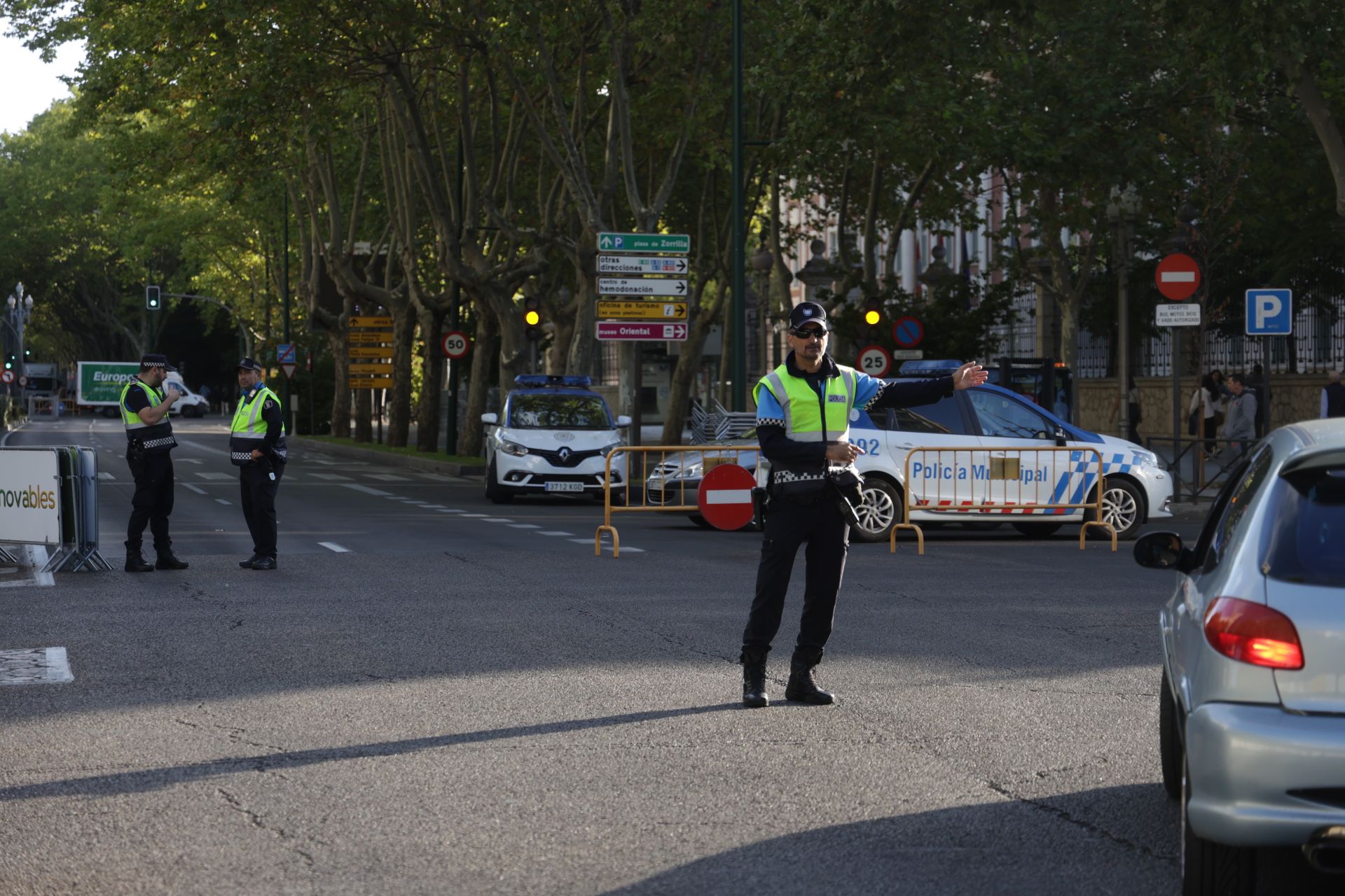 Cortes al tráfico en Isabel la Católica.