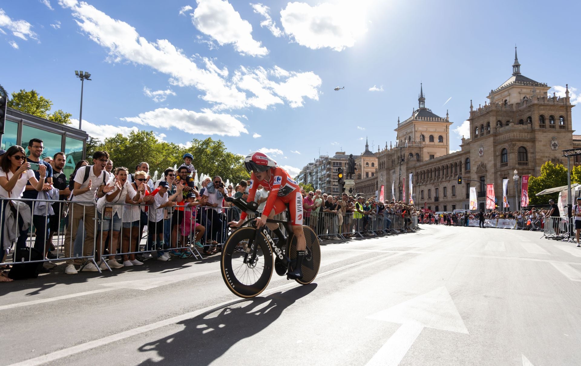 Las imágenes de la celebración de la contrarreloj de La Vuelta a su paso por Valladolid