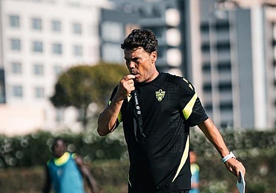 Rubi, durante un entrenamiento con el Almería
