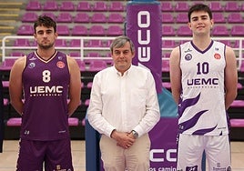 Pau Carreño, el presidente del UEMC Valladolid, Lorenzo Alonso, e Iñaki Ordóñez.