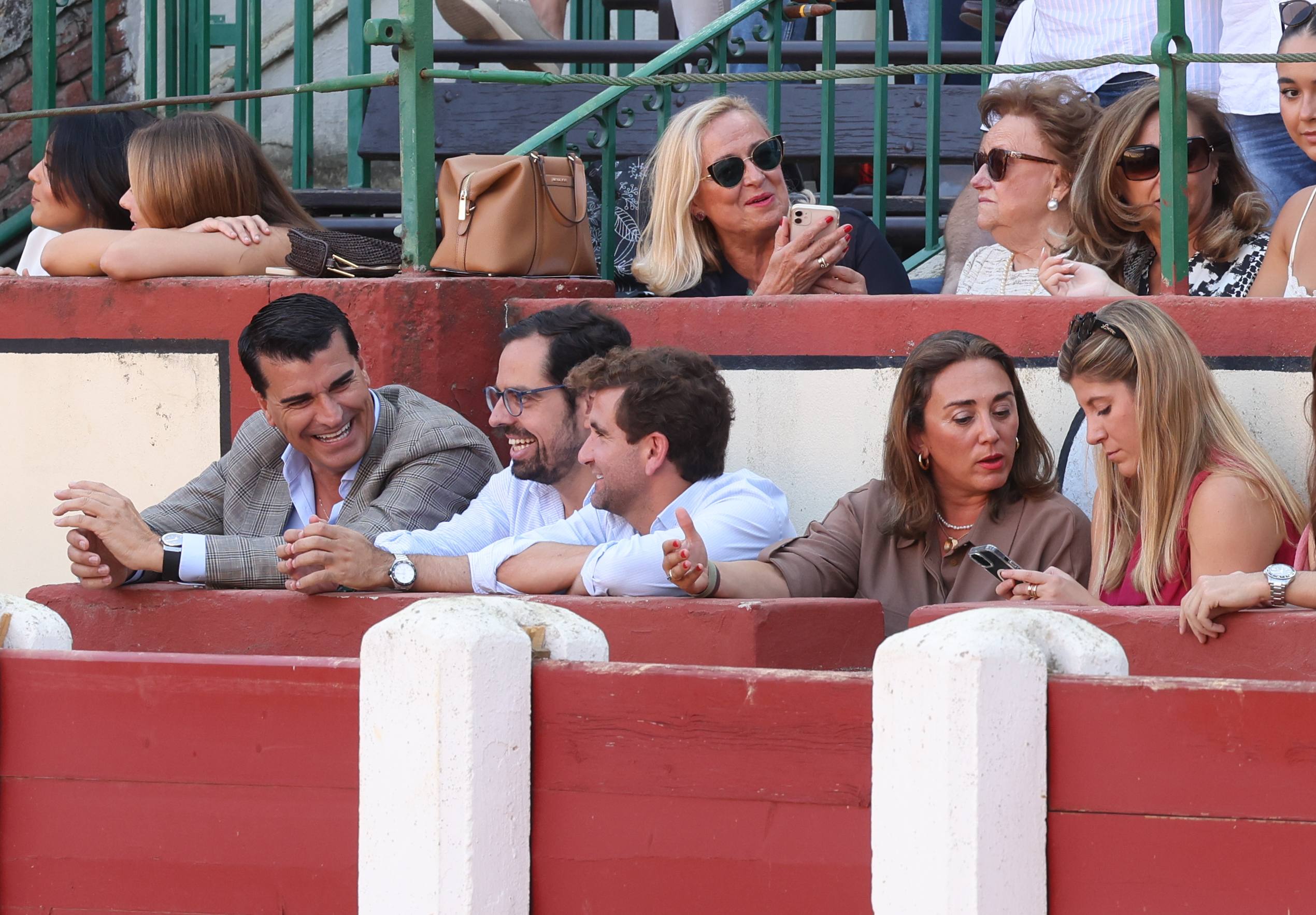 La corrida de toros de la feria de la Virgen de San Lorenzo, en imágenes