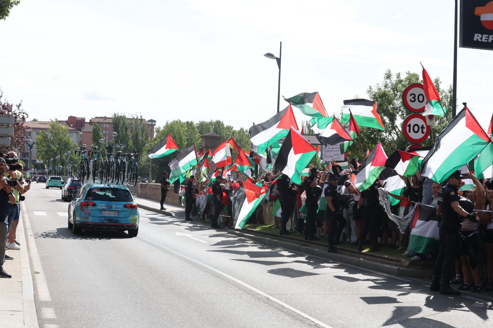 El paso de la Vuelta por Salamanca: más aplausos que banderas y un líder &#039;pillo&#039;