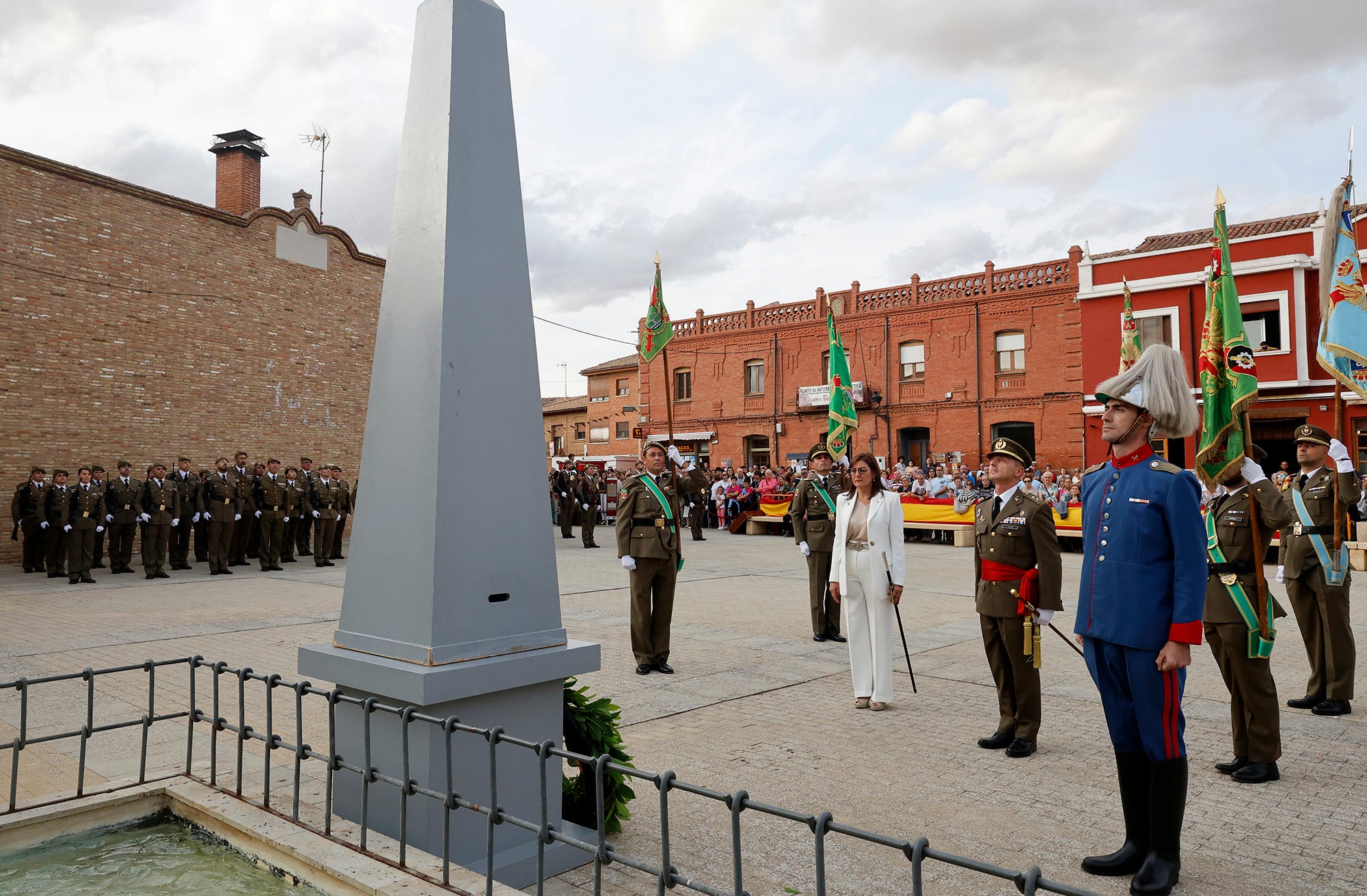 Cisneros homenajea a la bandera