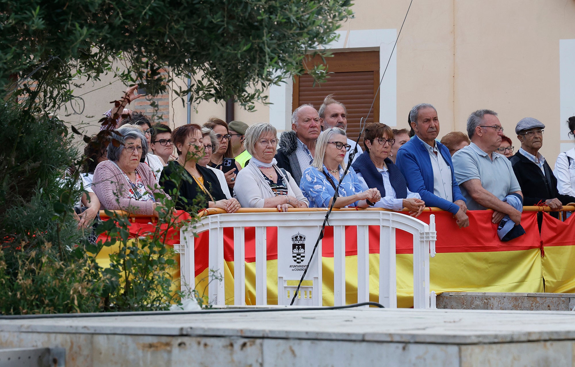 Cisneros homenajea a la bandera