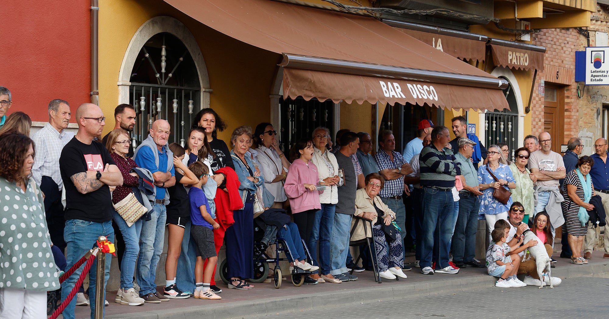Cisneros homenajea a la bandera