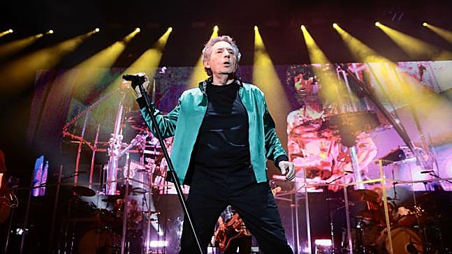 ¿Cómo se llamaba la gira con la que Miguel Ríos reventó la Plaza Mayor en 1982?