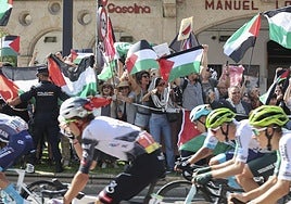 Protestas contra el genocidio de Israel en Gaza durante la etapa de este viernes.