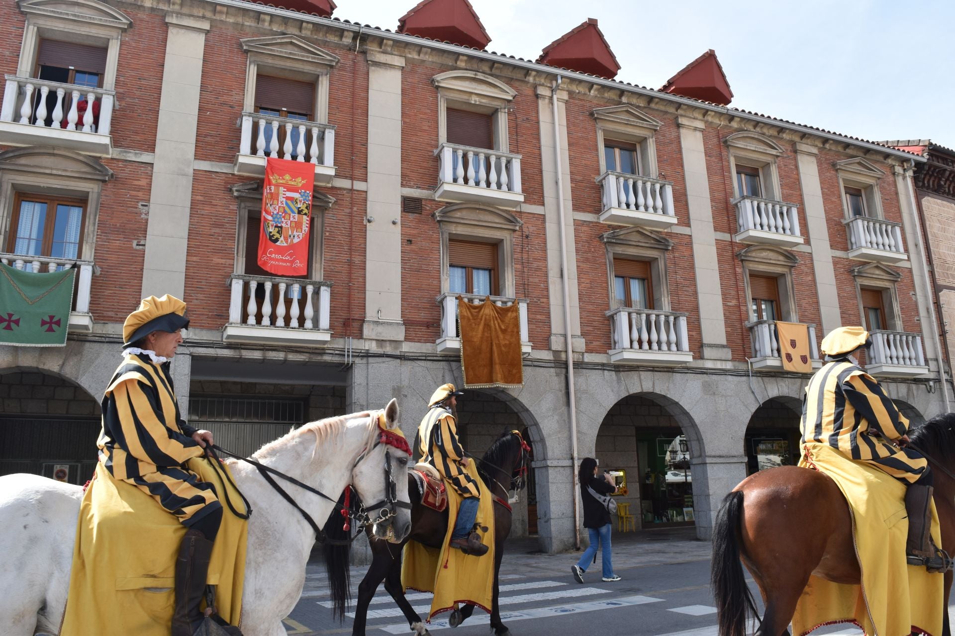 Carlos I y su hermana Leonor regresan a Aguilar de Campoo